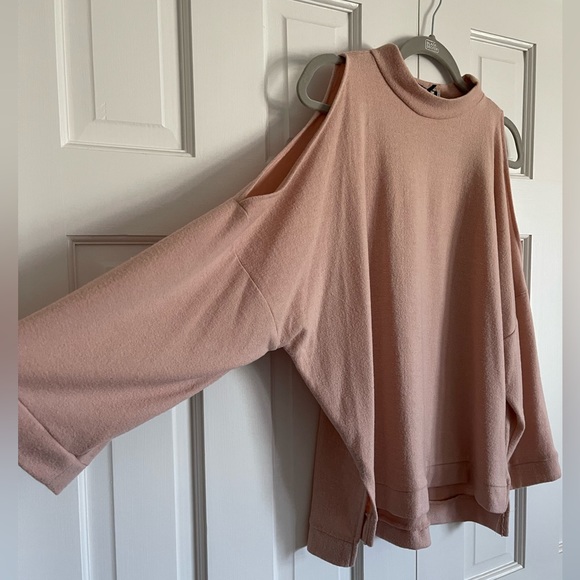 1. STATE Blush Coldshoulder Wide Sleeves Soft Sweater, Size L - Picture 2 of 8